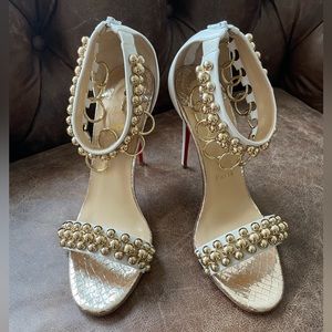 Christian LOUBOUTIN ICONIC HEELS SIZE 38.5